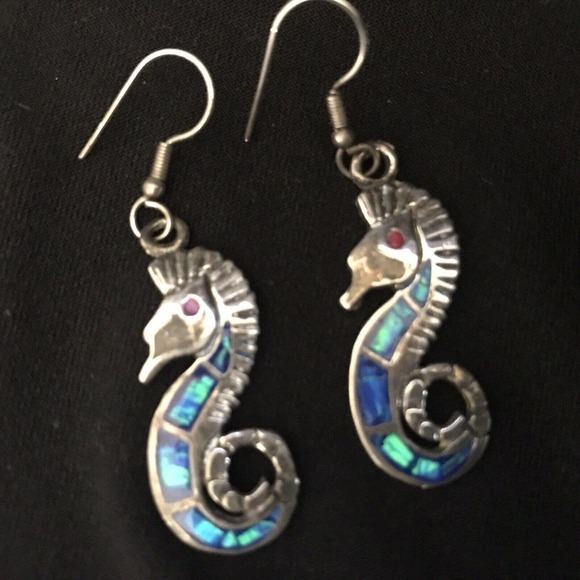 925 Sterling Silver Earrings Seahorses Inlaid Lab Created Fire Opal Pre-Owned - Picture 1 of 8